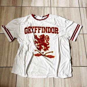 ❤️4 for $25❤️ Harry Potter Gryffindor White and Red T-Shirt size large